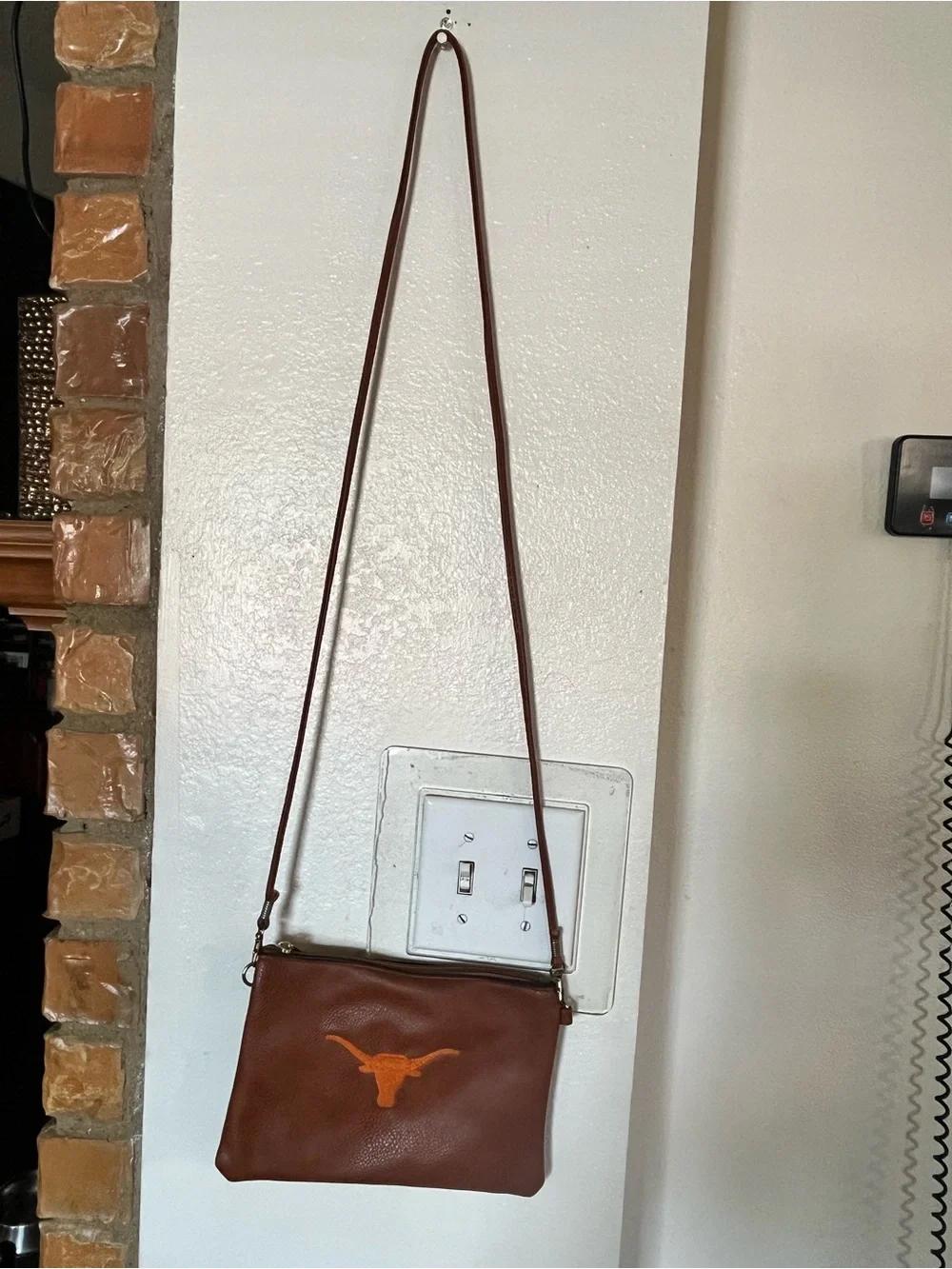 Texas Longhorns Brown Leather Crossbody Bag with Orange Longhorn Accent H60